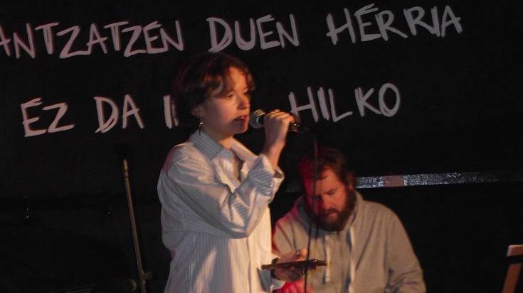"Arazo sozialak ikuspegi intimotik idazten ditut"
