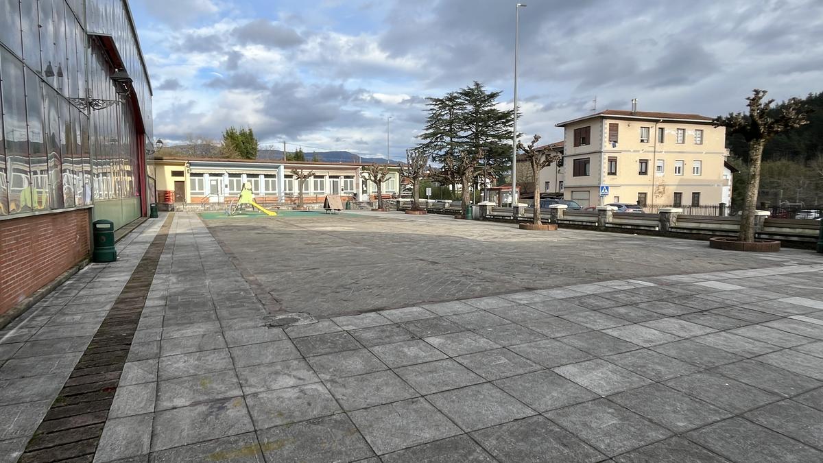 Swing dantza ikastaro bitan parte hartzeko aukera Izurtzan