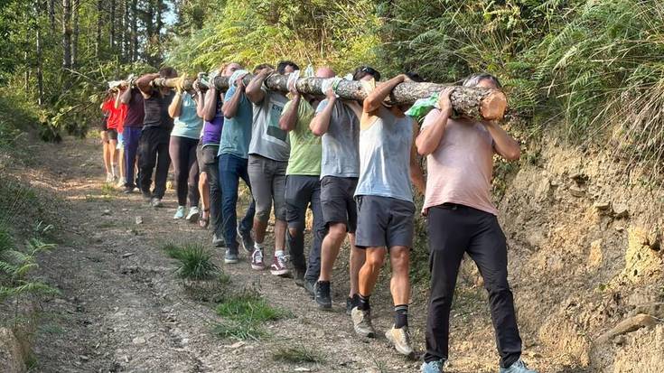 [ARGAZKI GALERIA] Mendiolako auzotarrak jaietan murgildu dira
