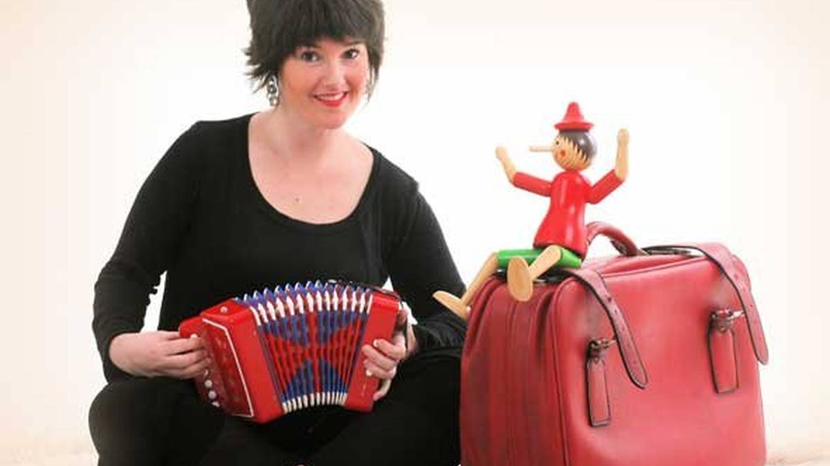 Lur Kortak munduko Istorioak kontatuko ditu Izurtzan