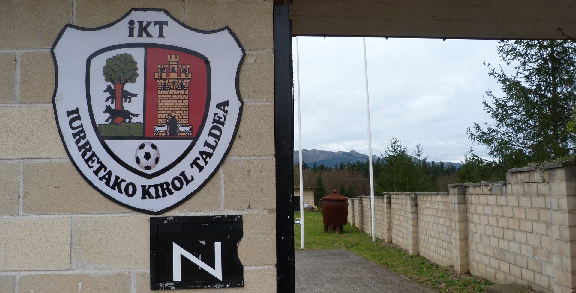Athletic, Eibar, Iurretako... kimu mailako futbolean