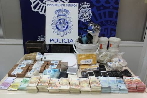 10 kilo heroina zeraman kamioia atzeman du Polizia Nazionalak, Iurretan