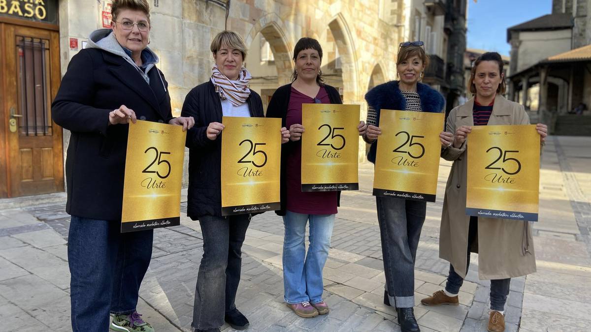 Elorrioko merkatarien gala bihar, elkarteak 25 urte bete dituela ospatzeko