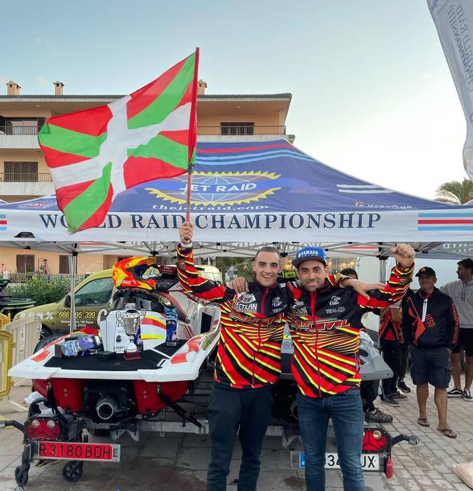 Gutierrez eta Kortazar bikain uretako motoen munduko txapelketan