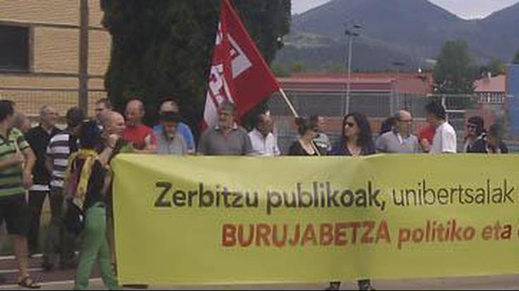 LABek kalitatezko zerbitzu publikoak eskatu ditu