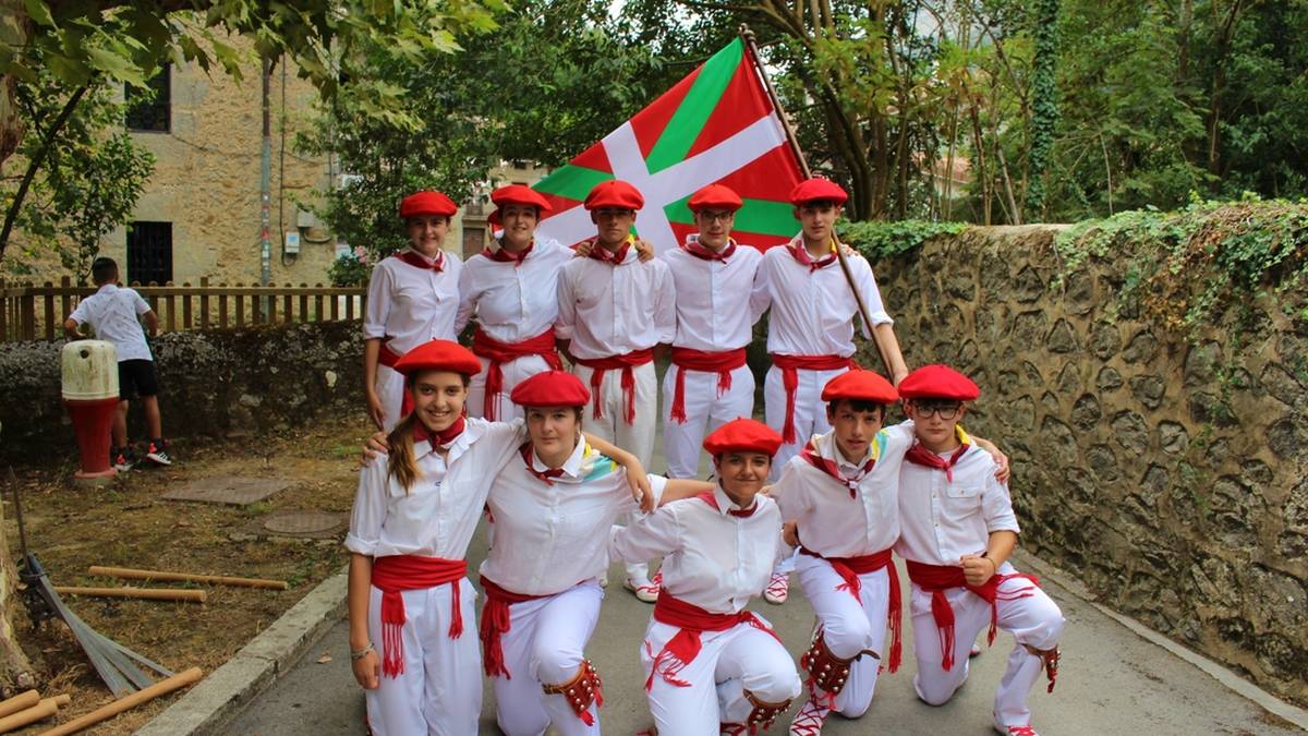 [ARGAZKI GALERIA]: Dantzariak eta paella txapelketa Mañarian