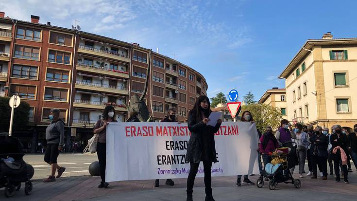 "Pandemia matxista" salatzeko elkarretaratzea egin dute Zornotzan