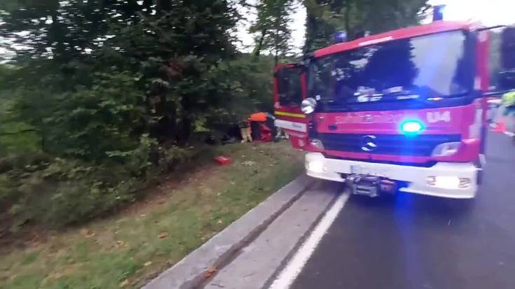 [BIDEOA]: Auto bat errepidetik irten da Urkiolan eta errei bat itxita dago