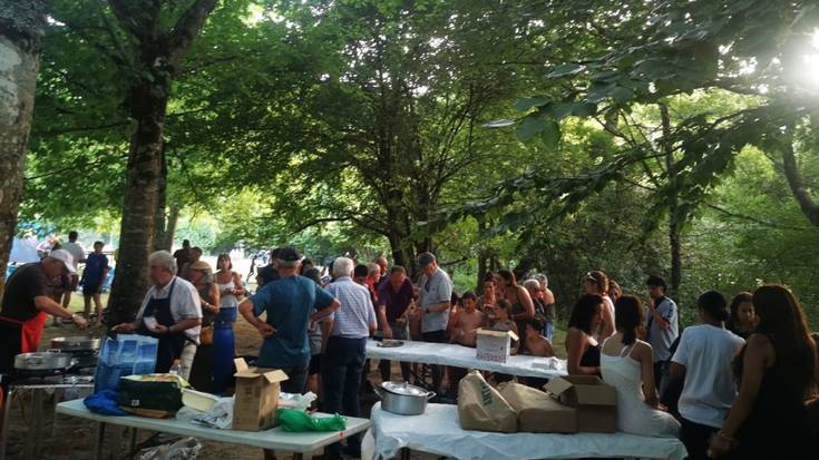 Bero handiak ez du jai giroa eragotzi Izurtzako Aste Kulturalean