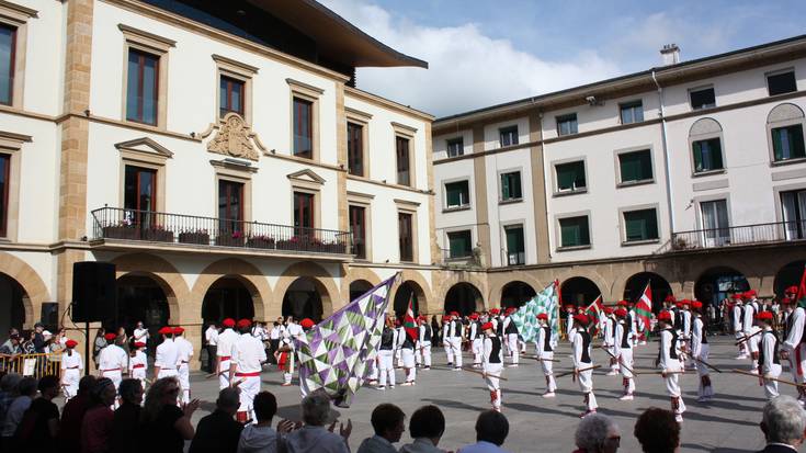 [ARGAZKI GALERIA]: Txilin eta txistu hotsak izan ziren nagusi atzo Zornotzan