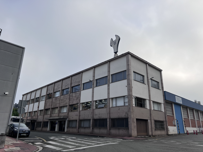 Zaldibarko Acha-Orbea enpresatik hiru behargin kaleratu dituztela salatu du ELAk