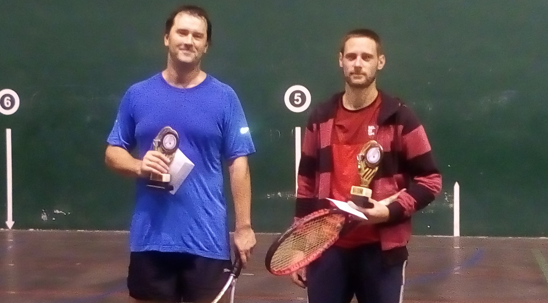 Alex Etxegibel abadiñarrak irabazi du Mallabiko frontenis torneoa