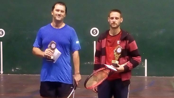 Alex Etxegibel abadiñarrak irabazi du Mallabiko frontenis torneoa