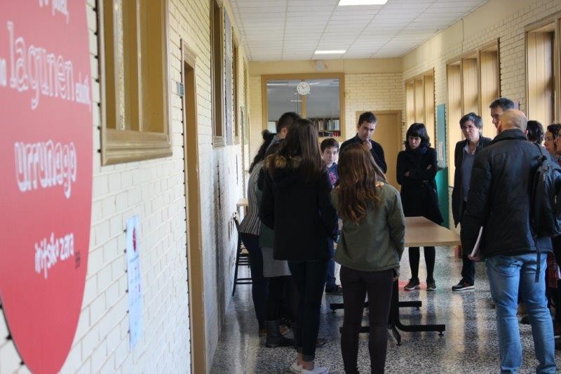 Lauaxeta ikastolak denen eskura jarri ditu bere 85 ikasketa proiektu