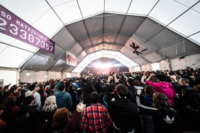 Ernaik Gazte Topaguneko kartela osatu du