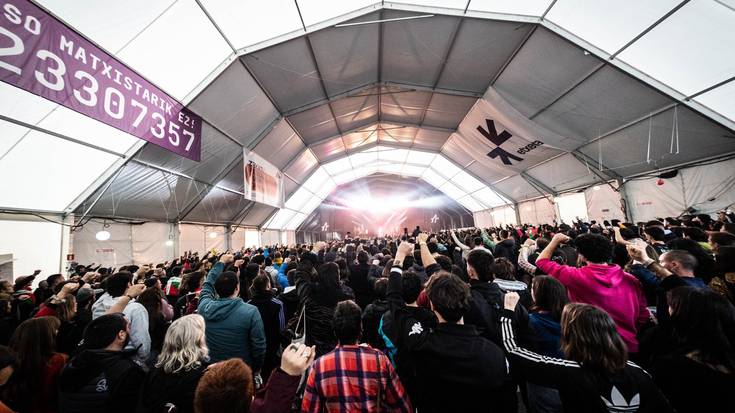 Ernaik Gazte Topaguneko kartela osatu du