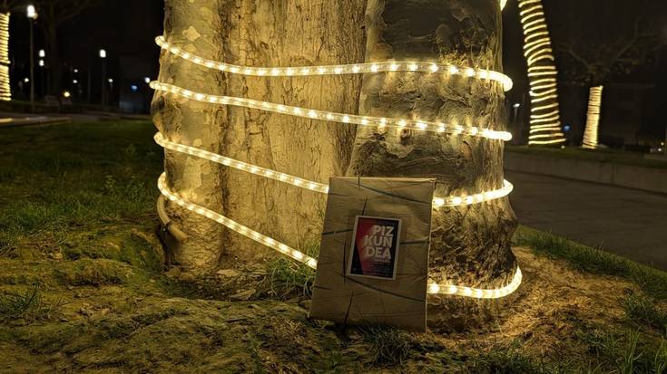 [ARGAZKI GALERIA]: Euskarazko liburuak Abadiñoko kaleetan, Pizkundera joatera deitzeko