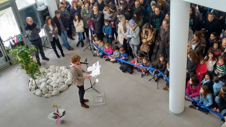 Zornotzako Andra Mari Ikastolako eraikin berriaren inaugurazioa argazkitan