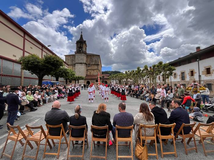 San Trokaz egunean ez da jaunartzerik egingo Abadiñon