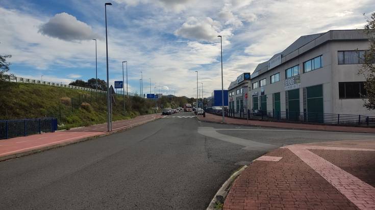 Ertzilla-Mallabiena industrialdeko argiztapena berritu dute, Iurretan