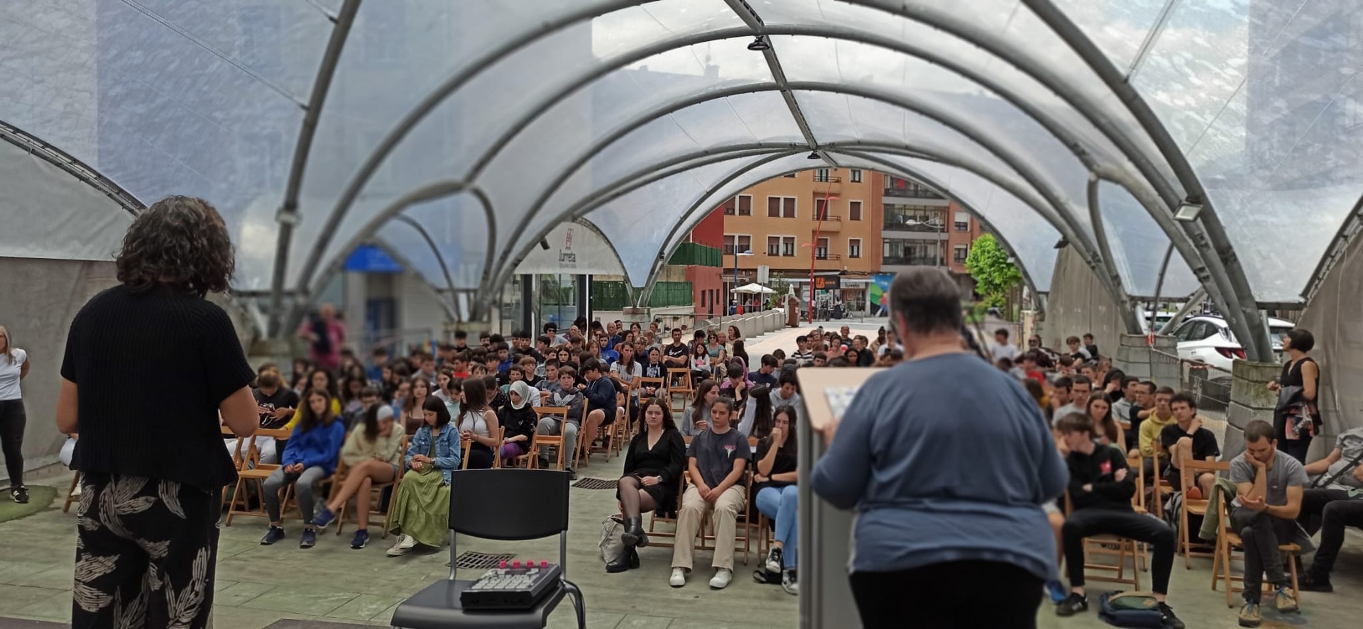 Iurretako literatur sariak banatu dituzte, irakurzaletasuna bultzatzeko helburuagaz