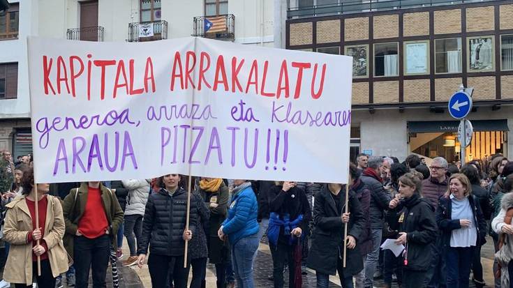 [ARGAZKI GALERIA] Milaka lagun batu dituzte lan, pentsio eta bizitza duinen aldeko mobilizazioek Durangaldean