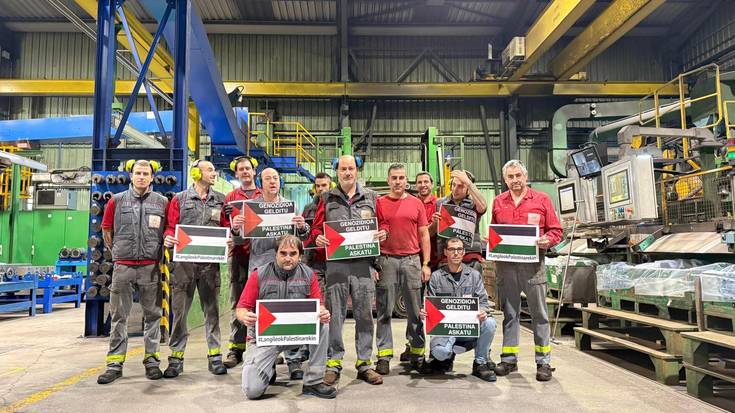 [ARGAZKI GALERIA]: Palestinaren aldeko lanuzteekin bat egin dute Durangaldean