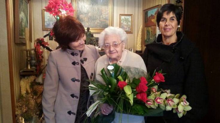 100 urte bete ditu Maria Angeles Rodriguezek