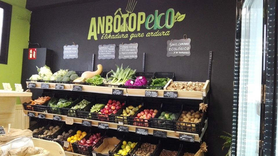 Elorrioko ekoizleek Anbotopeko dendan salduko dituzte beraien produktuak