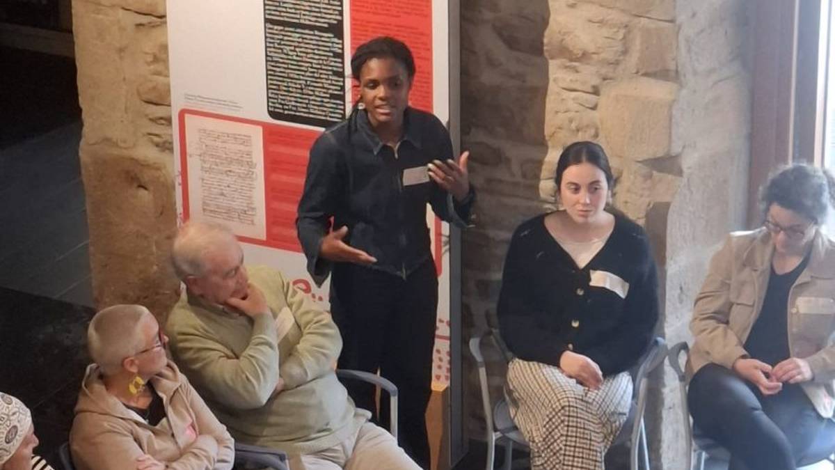 "Beste behin ere, hizkuntzatik harrera egiteko beharrizan bat dagoela ikusi dugu"