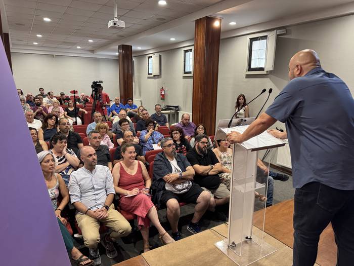 Richar Vaquero Podemos Euskadiko koordinatzaile nagusia Abadiñon