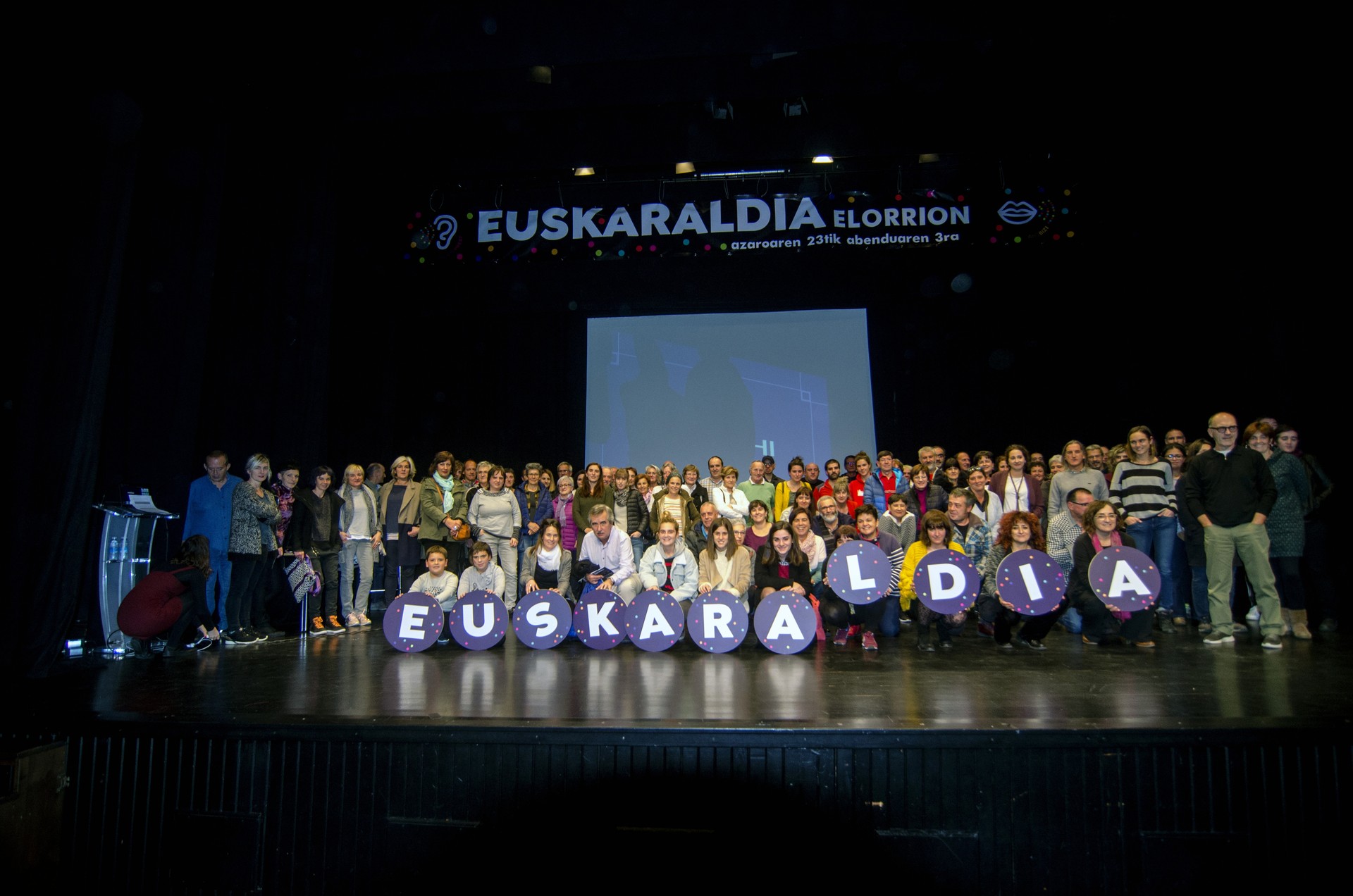 Duela bost urtetik 1,2 puntu igo da euskararen kale erabilera Elorrion
