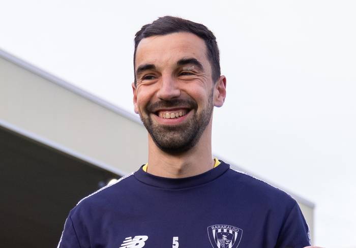 "Barakaldon 100 partidu jokatzeak pozik eta harro sentiarazten nau"