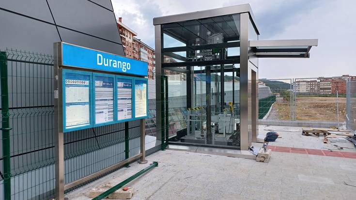 Durangoko tren geltokiko igogailu nagusia eguaztenean ipiniko dute martxan