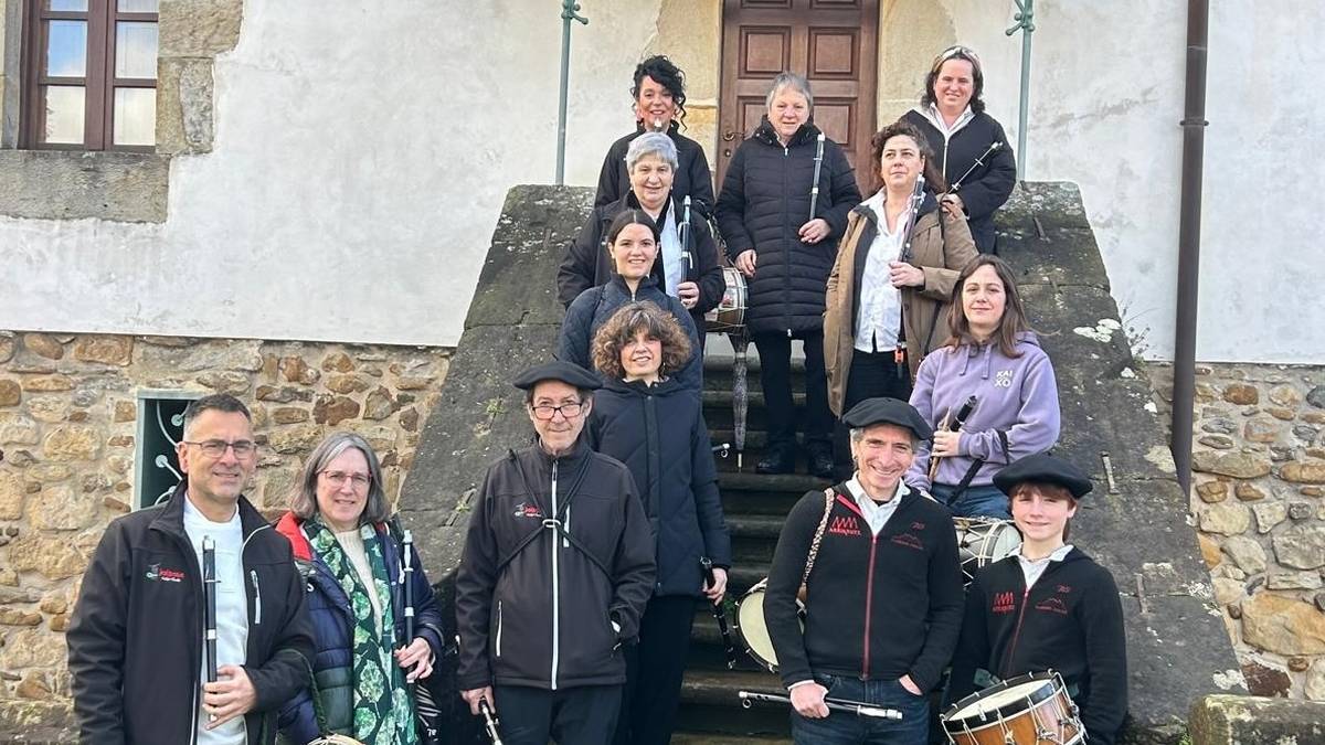 Durangaldeko Txistulari Egunaren 70. urteurrena ospatu dute gaur Abadiñon