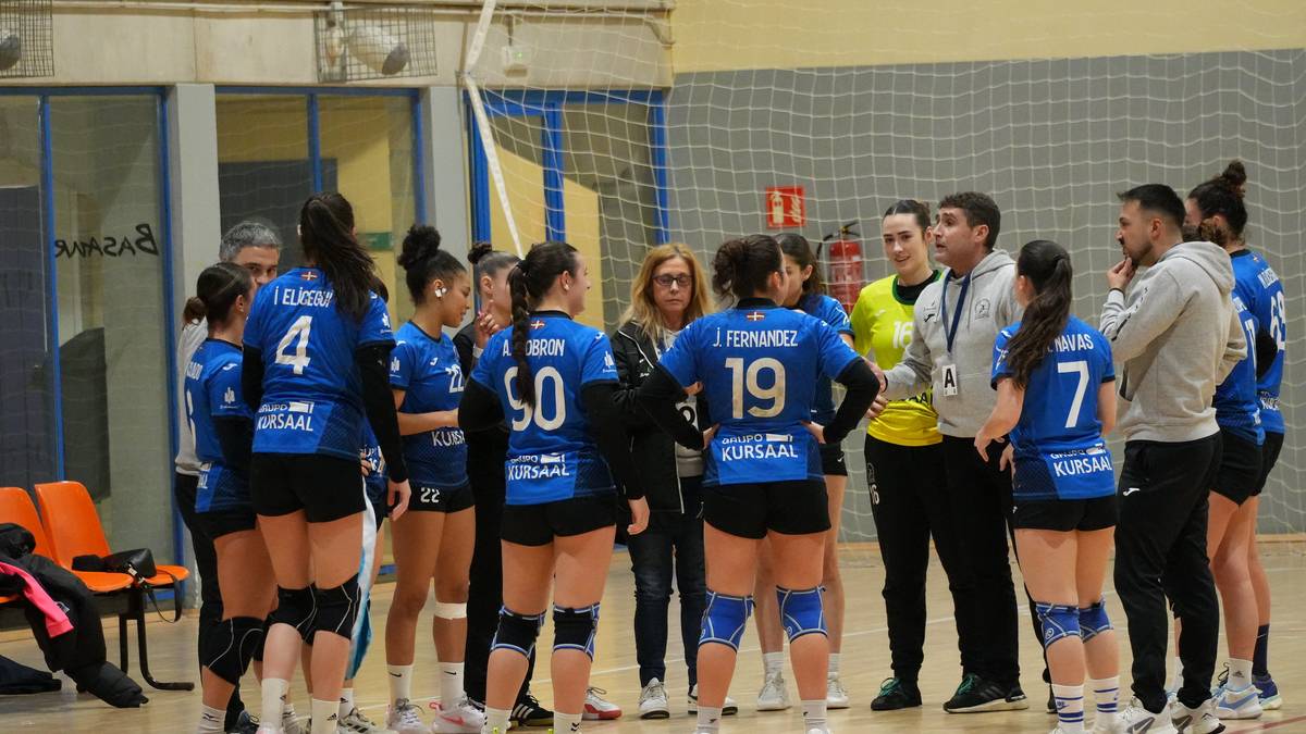 Bizkaiko eta Gipuzkoako eskubaloi txapeldunak Euskal Ligaren bila