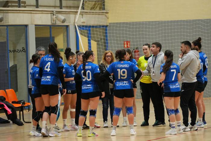 Bizkaiko eta Gipuzkoako eskubaloi txapeldunak Euskal Ligaren bila