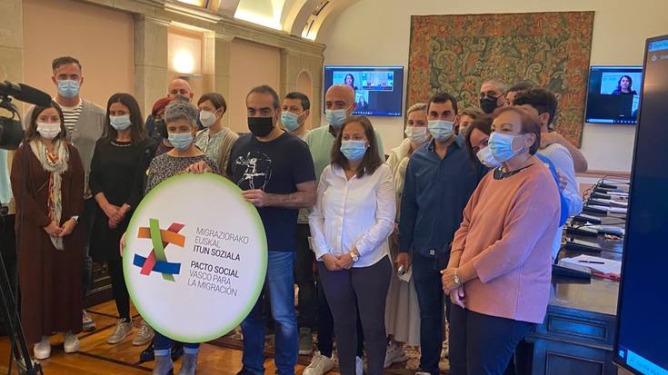 Durangoko Udalak bat egin du Migraziorako Euskal Itunarekin