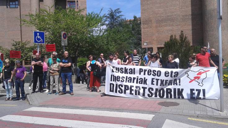 Dispertsioa amaitzeko eskatuz kontzentrazioa egin dute Durangon