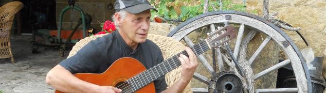 Xabier Castillo 'Xeberri' abeslaria hil da