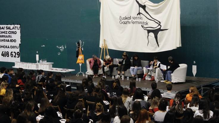 [ARGAZKI GALERIA] Euskal Herriko gazte feministen Baterajotze jendetsua Zaldibarren