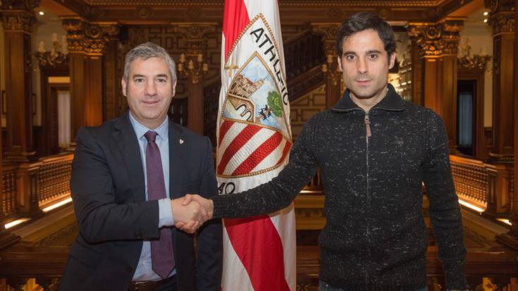 Xabier Etxeitak kontratua berritu du Athleticekin