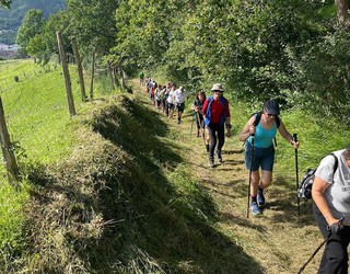 Martxa nordikoa eta ibilaldi osasungarriak martxan Durangoko adinekoentzat