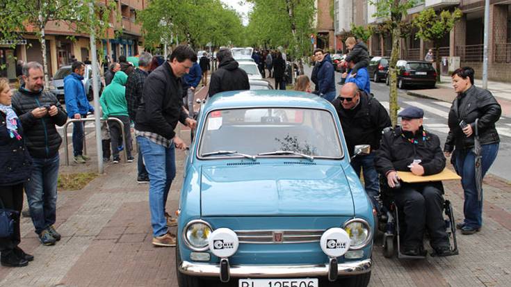 55 auto klasikoren erakusketak jendearen interesa bereganatu du Durangon