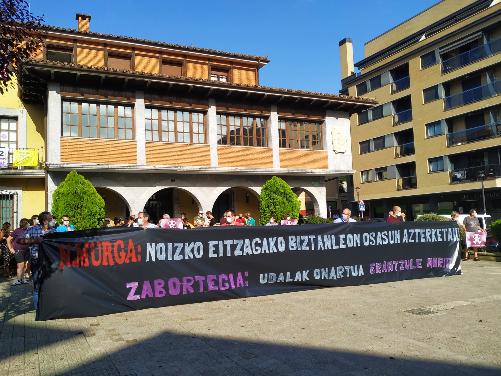 Eitzagako bizilagunei osasun azterketak egitea eskatu dute beste behin