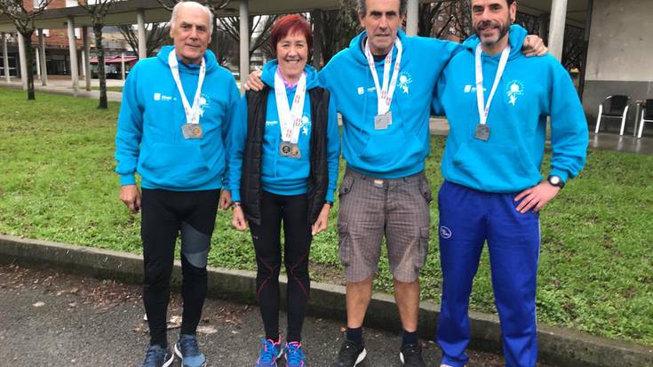 Durangaldeko kirolari beteranoek 7 domina lortu dituzte Euskadiko pista estaliko atletismo txapelketan