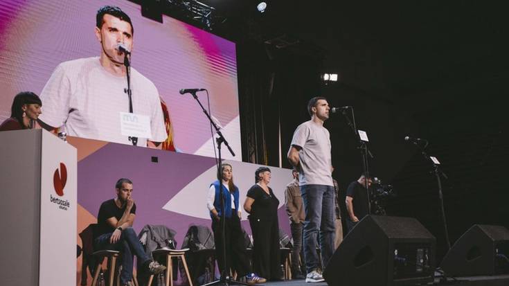 Aitor Etxebarriazarragak irabazi du Bizkaiko Bertsolari Txapelketa eta Txaber Altube hirugarren izan da