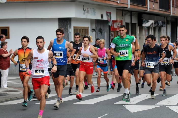 [ARGAZKI GALERIA]: Zaldu Trail mendi lasterketako irteerako argazkiak