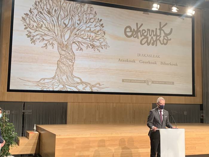 "Atzokoak, Gaurkoak eta Biharkoak" saria jaso dute Iurreta Lanbide Heziketako irakasleek