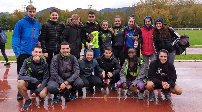 Durango Kirol Taldeko emakumeak eta gizonak podiumera igo dira Bizkaiko txapelketan